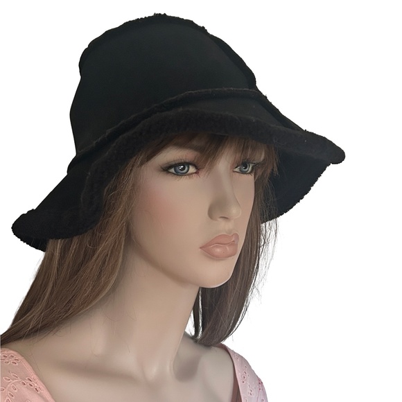 Bloomingdale's Aqua Reversible Bucket Hat Faux Shearling Wide Brim Cloche Floppy - Picture 2 of 12